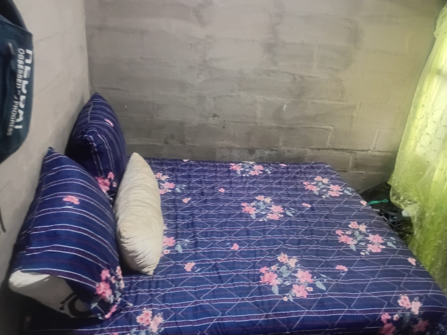 2 Bedroom Property for Sale in Kwanonqaba Western Cape